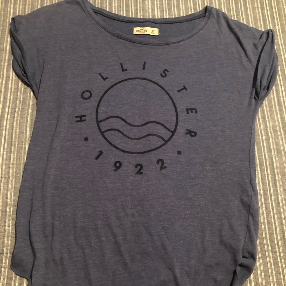 Hollister T-Shirt- 🌸 Good Condition 🌸